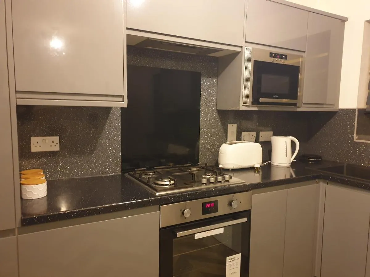 Cheerful 4 Bedroom Townhouse With Free Parking Newcastle-upon-Tyne Storbritannien