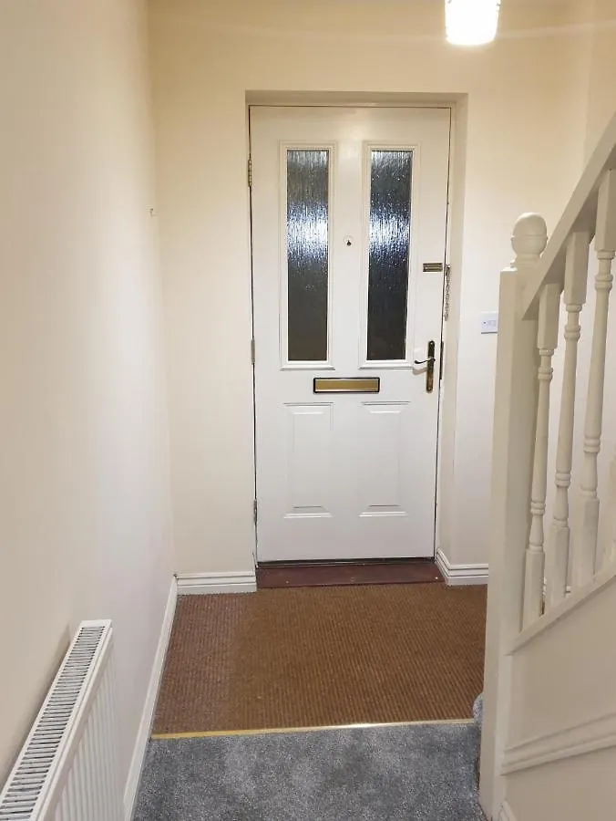 Cheerful 4 Bedroom Townhouse With Free Parking Newcastle upon Tyne 0*,  United Kingdom