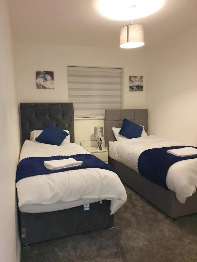Cheerful 4 Bedroom Townhouse With Free Parking Newcastle upon Tyne 0*,