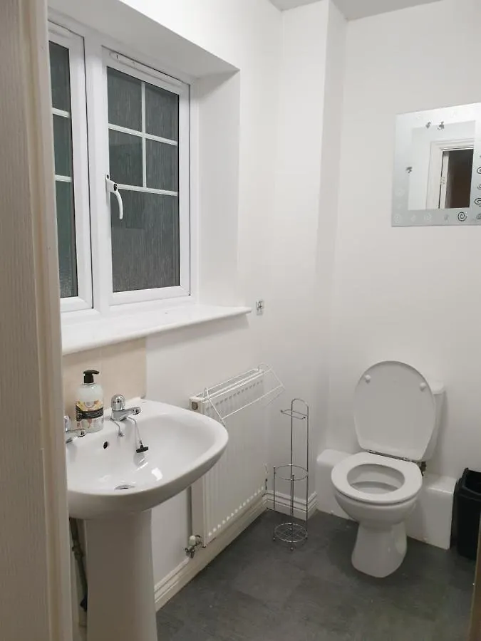 Apartment Cheerful 4 Bedroom Townhouse With Free Parking Newcastle upon Tyne