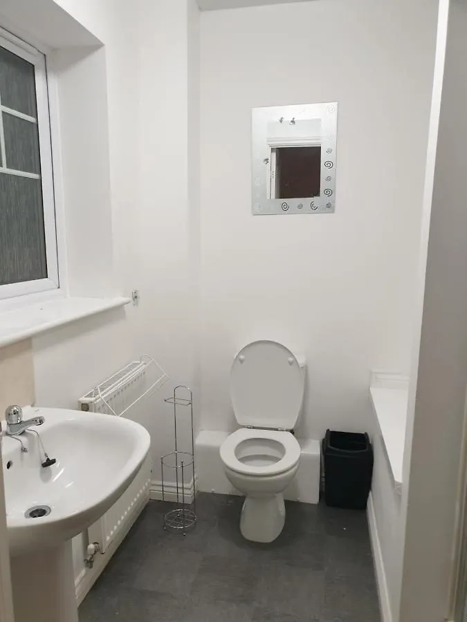 Apartment Cheerful 4 Bedroom Townhouse With Free Parking Newcastle upon Tyne United Kingdom