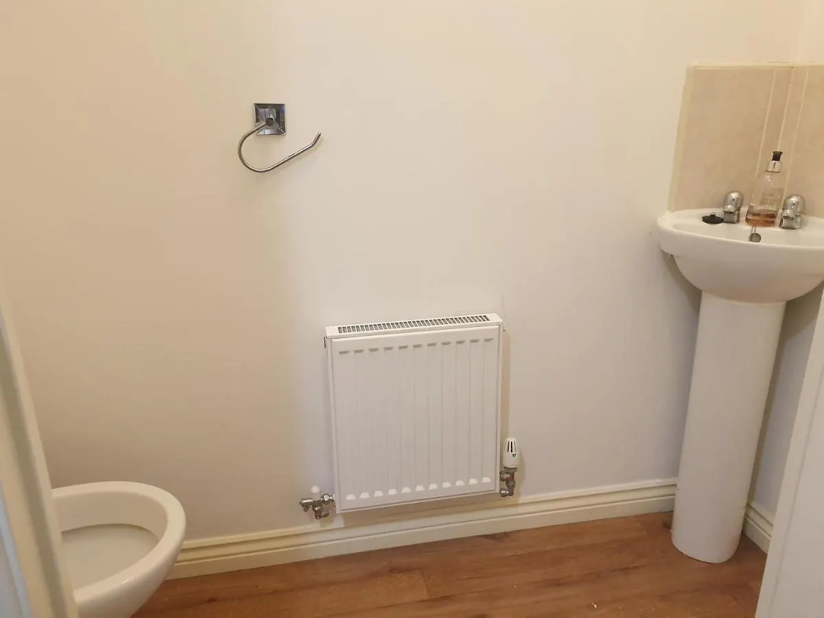 Apartment Cheerful 4 Bedroom Townhouse With Free Parking Newcastle upon Tyne