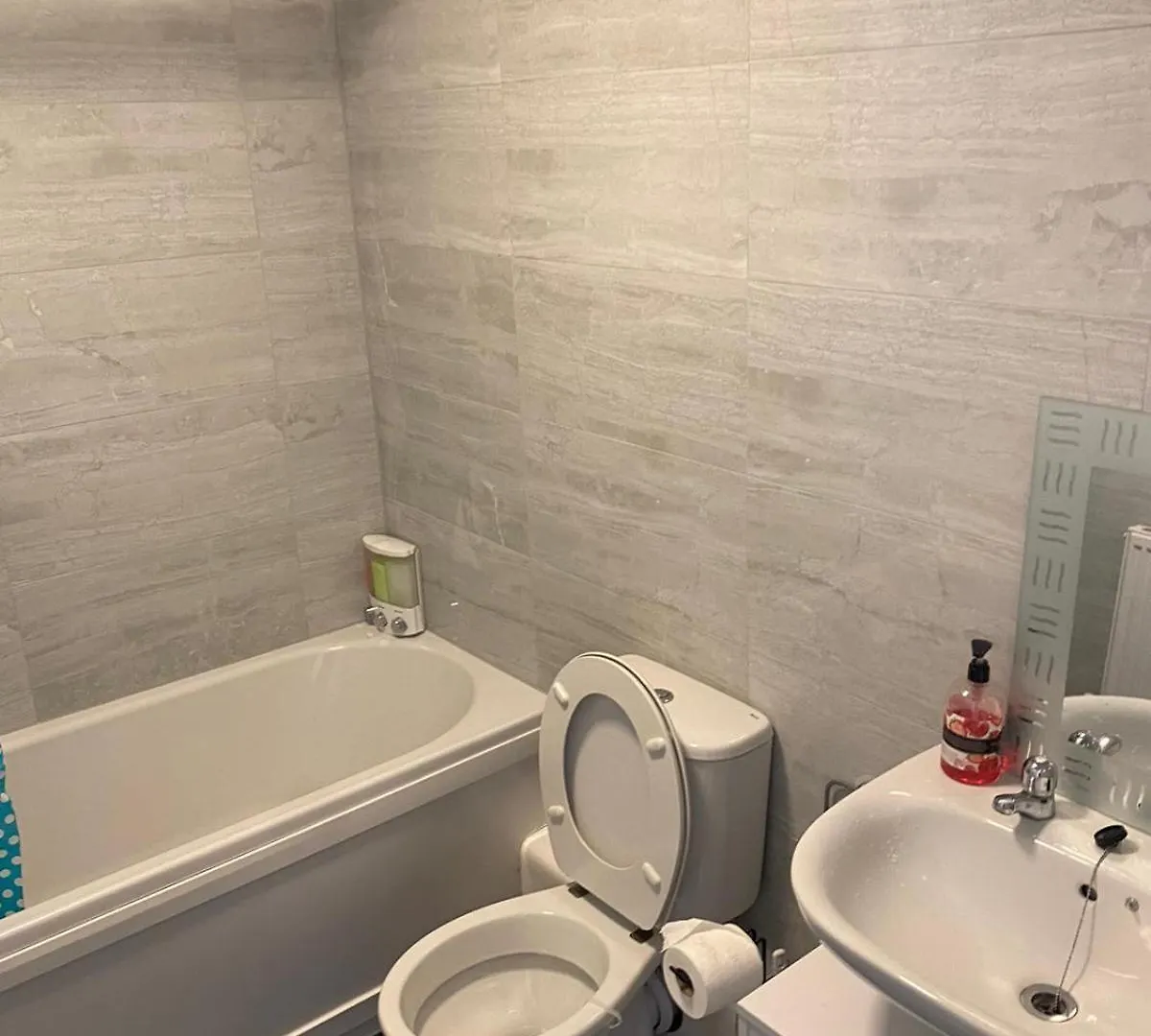 Apartment Cheerful 4 Bedroom Townhouse With Free Parking Newcastle upon Tyne