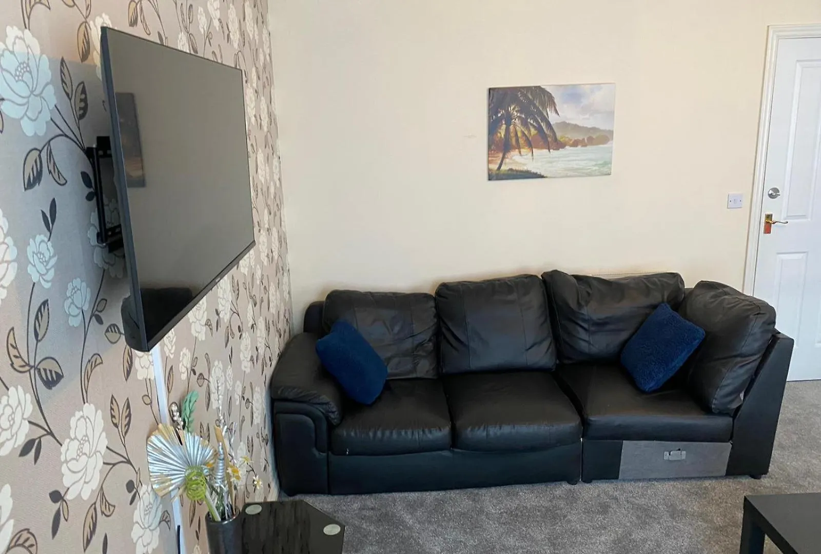 Cheerful 4 Bedroom Townhouse With Free Parking Newcastle upon Tyne 0*,  United Kingdom