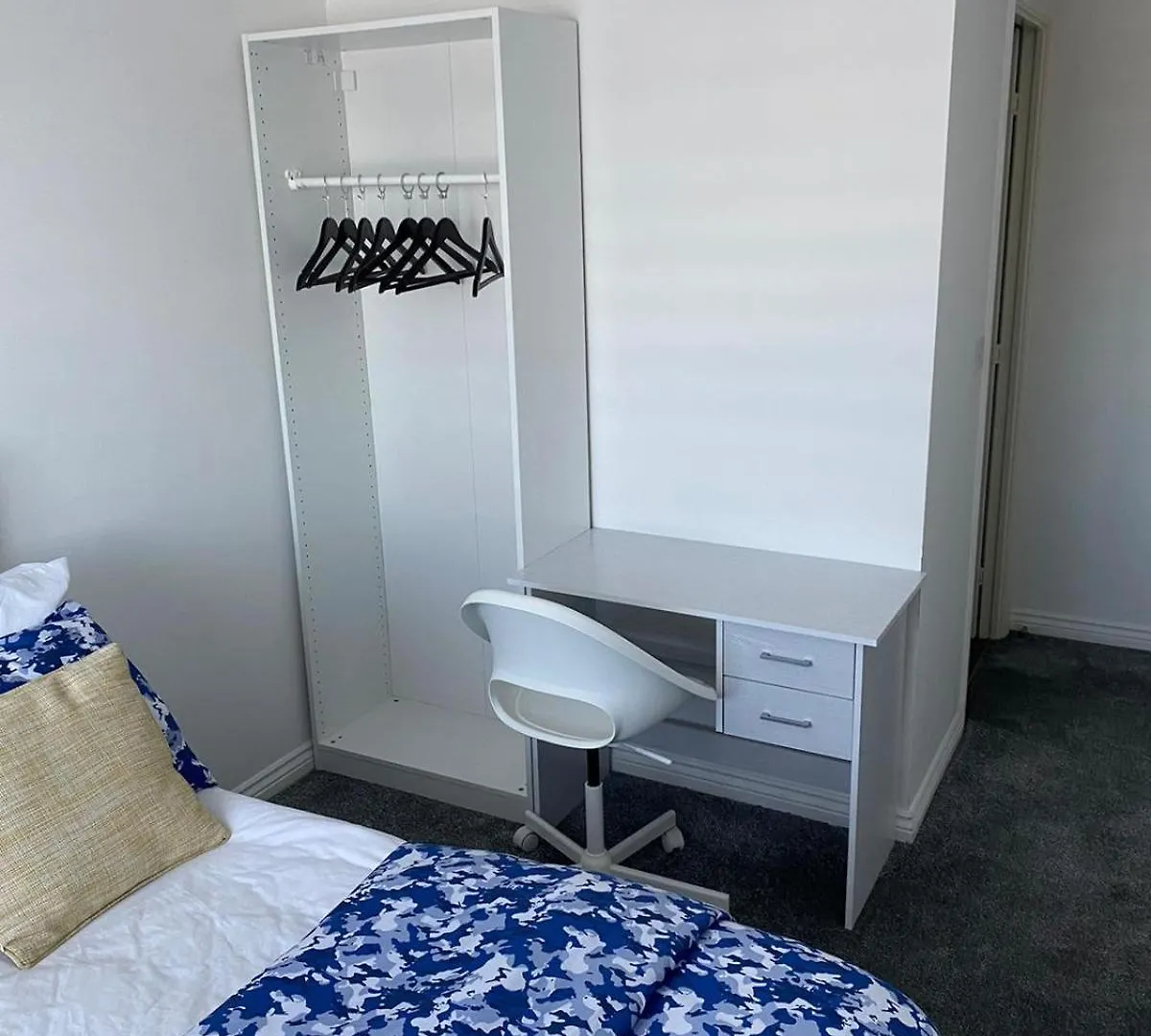 Cheerful 4 Bedroom Townhouse With Free Parking Newcastle upon Tyne 0*,
