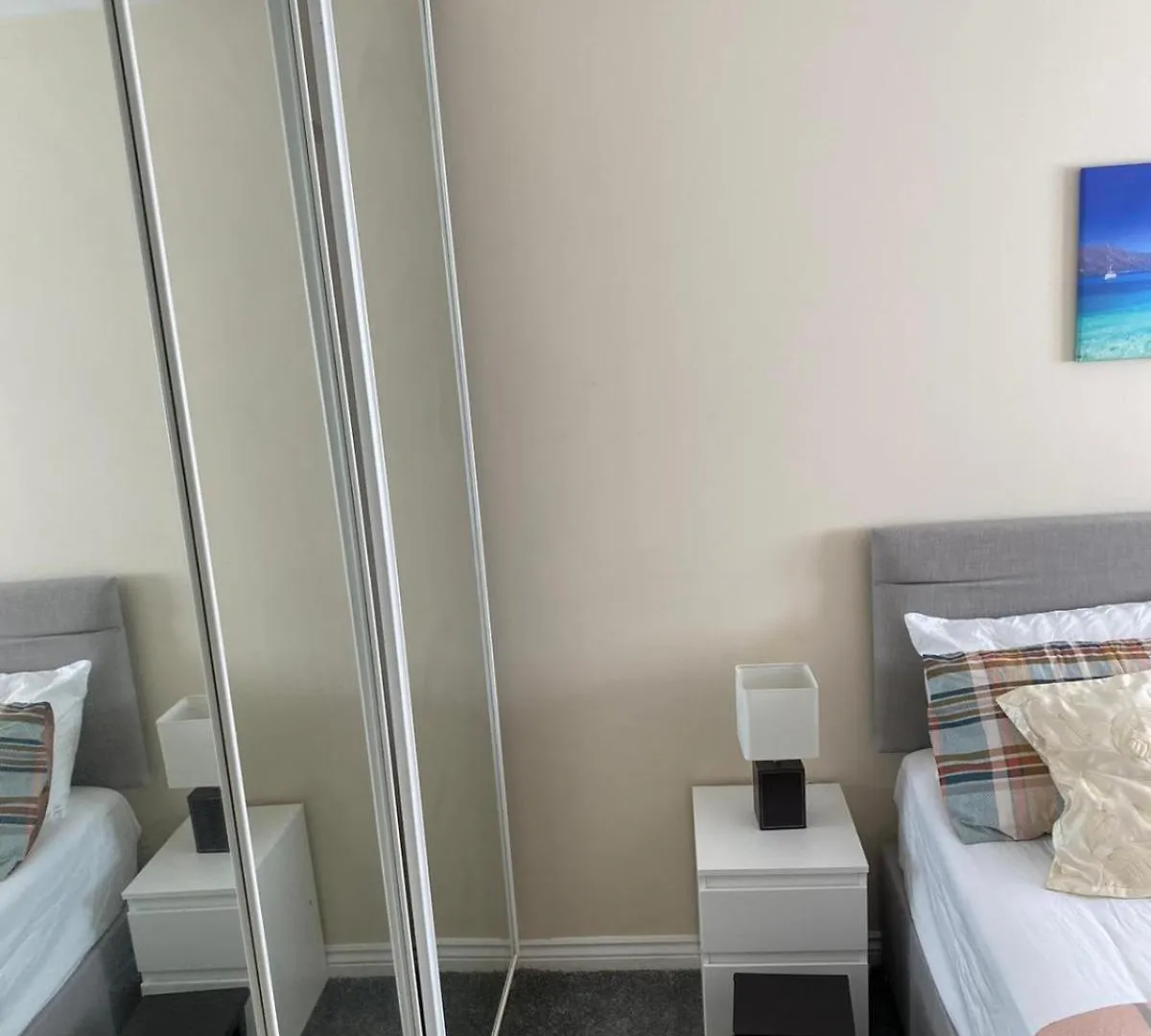 Apartment Cheerful 4 Bedroom Townhouse With Free Parking Newcastle upon Tyne United Kingdom