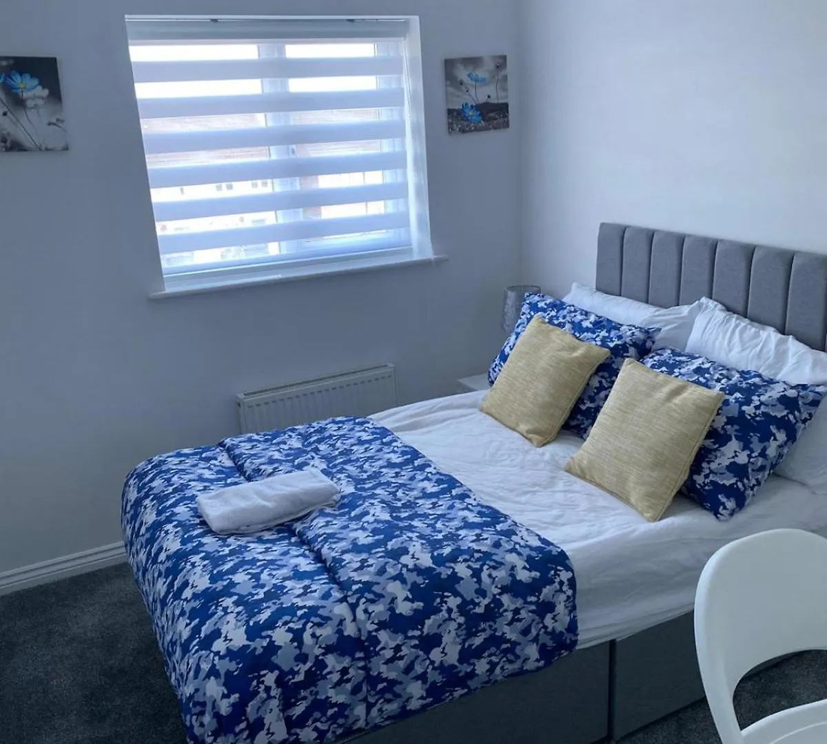 Cheerful 4 Bedroom Townhouse With Free Parking Newcastle upon Tyne