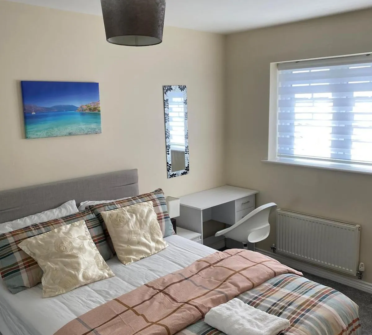 Apartment Cheerful 4 Bedroom Townhouse With Free Parking Newcastle upon Tyne